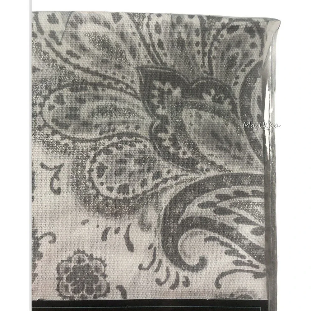 Cynthia Rowley Christmas Paisley Fabric Napkins Set of 4 Holiday Gray Silver